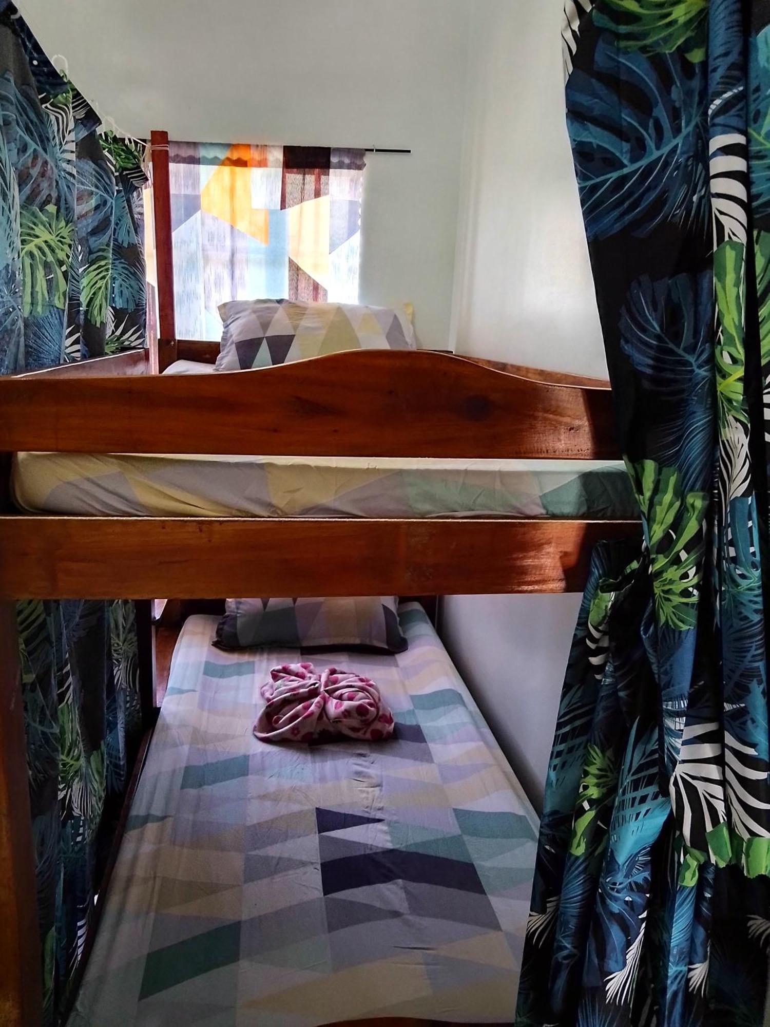 Ferienwohnung Estrelle Orange House - Backpackers Hub Puerto Princesa Exterior foto