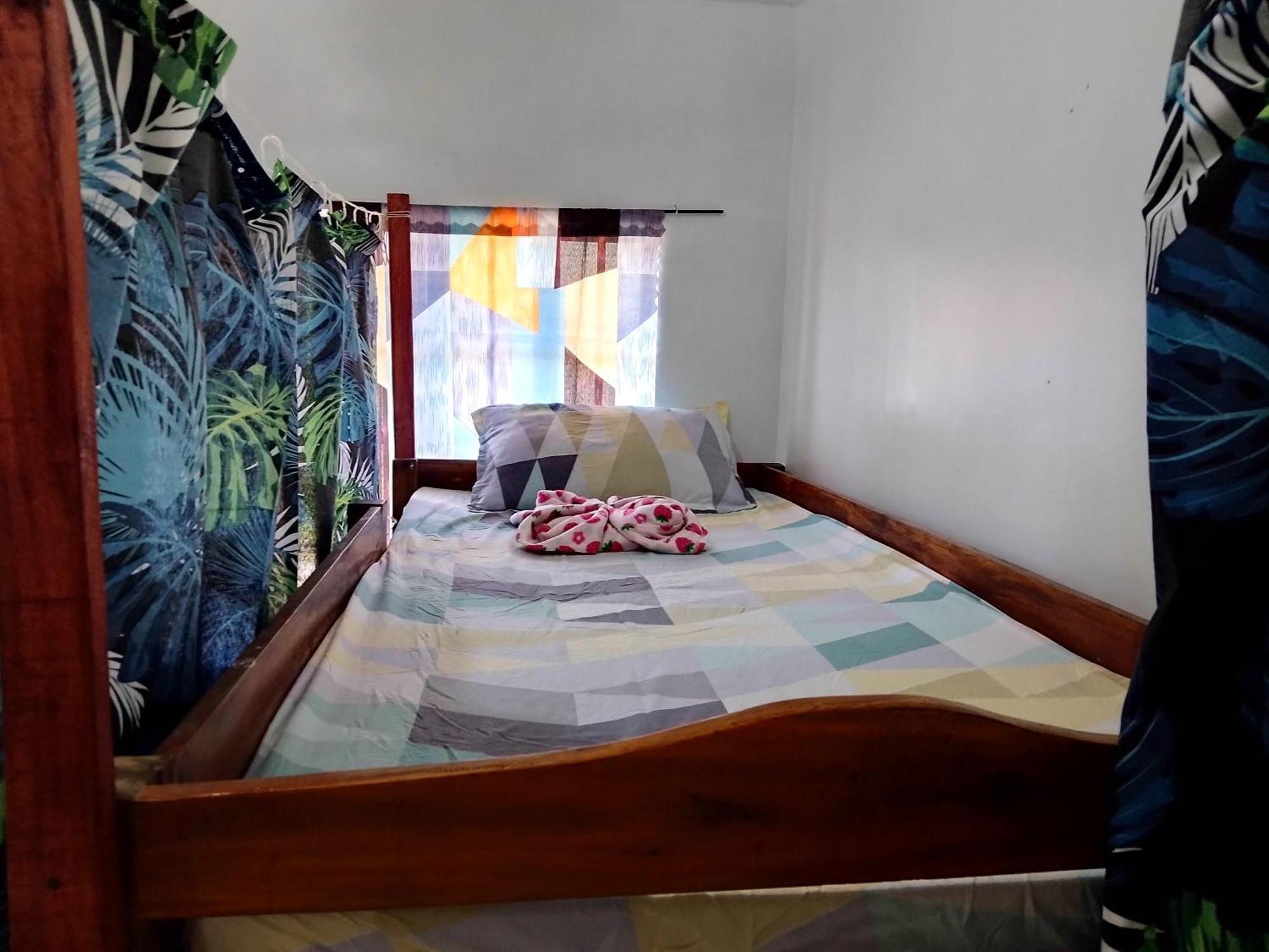 Ferienwohnung Estrelle Orange House - Backpackers Hub Puerto Princesa Exterior foto