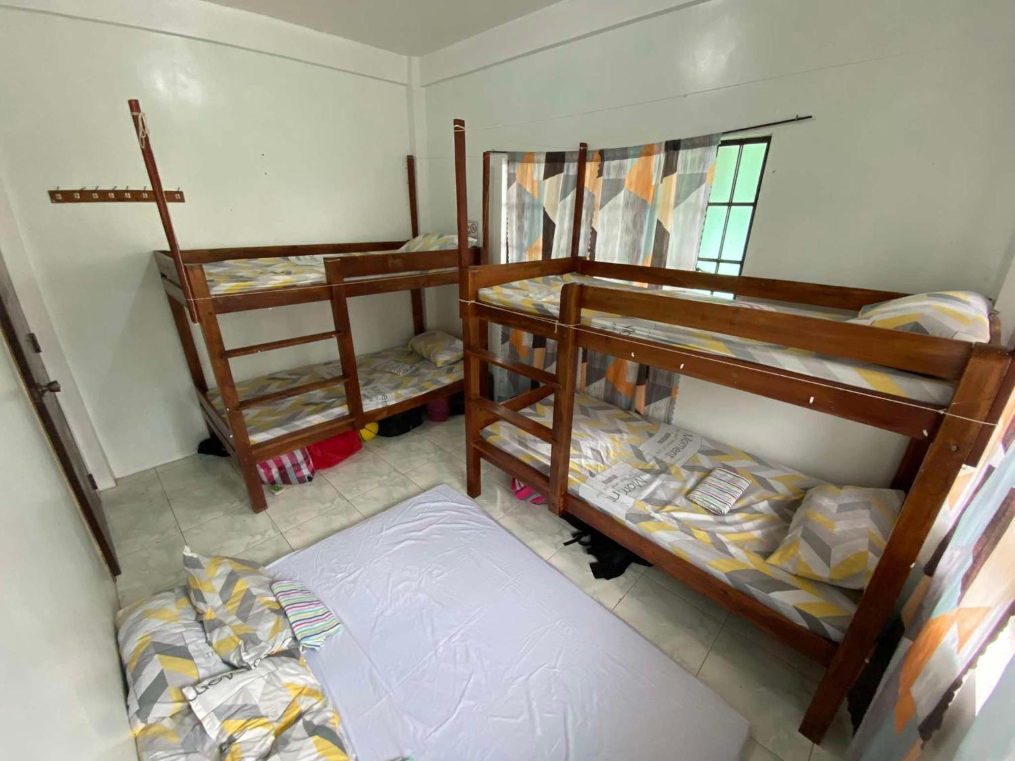 Ferienwohnung Estrelle Orange House - Backpackers Hub Puerto Princesa Exterior foto