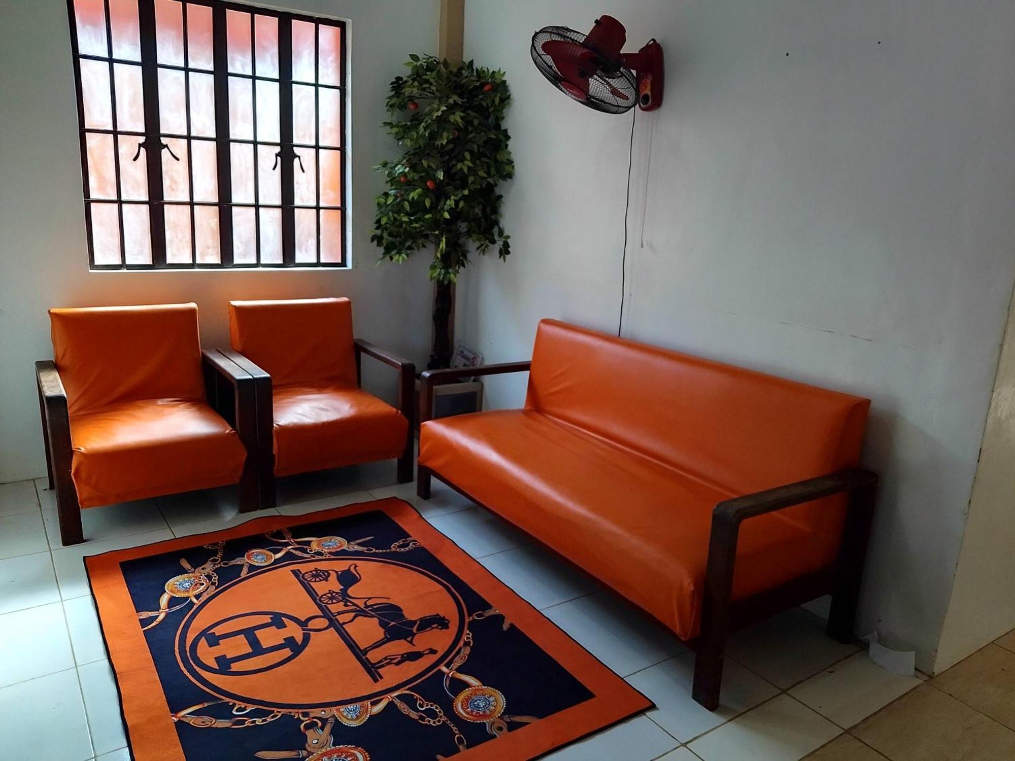 Ferienwohnung Estrelle Orange House - Backpackers Hub Puerto Princesa Exterior foto
