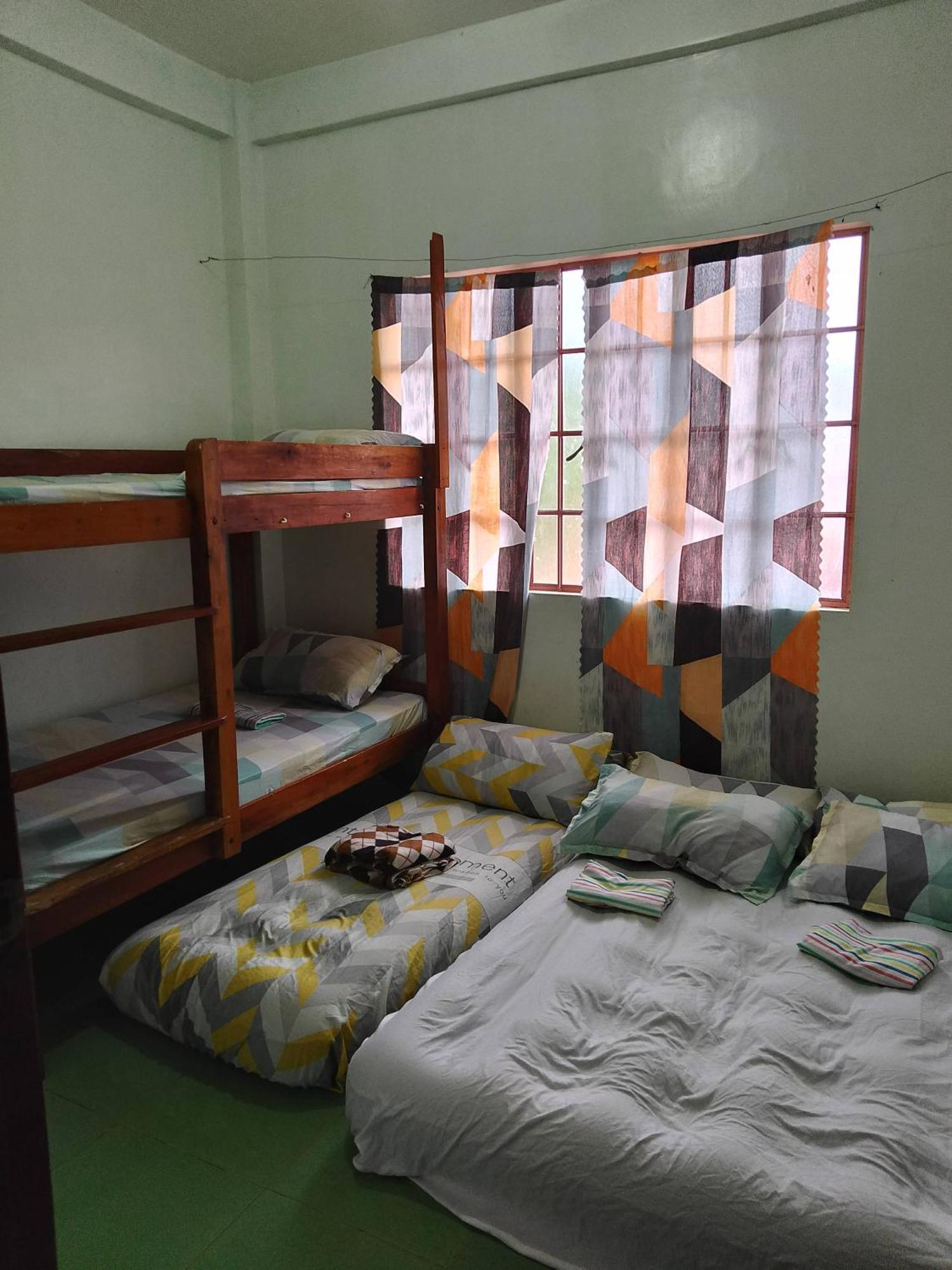 Ferienwohnung Estrelle Orange House - Backpackers Hub Puerto Princesa Exterior foto